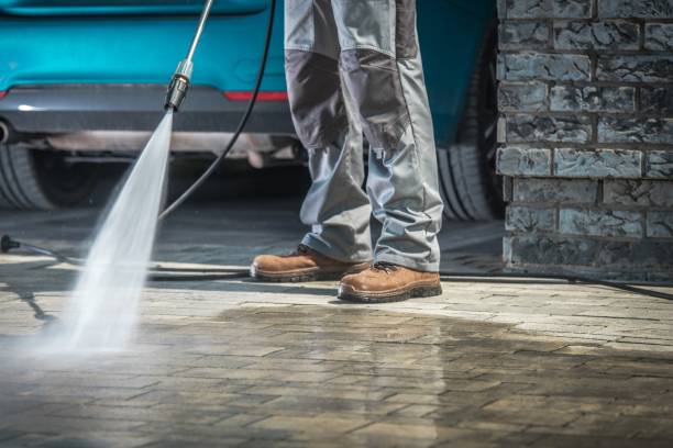Best Pool Deck Cleaning  in Lindsay, TX